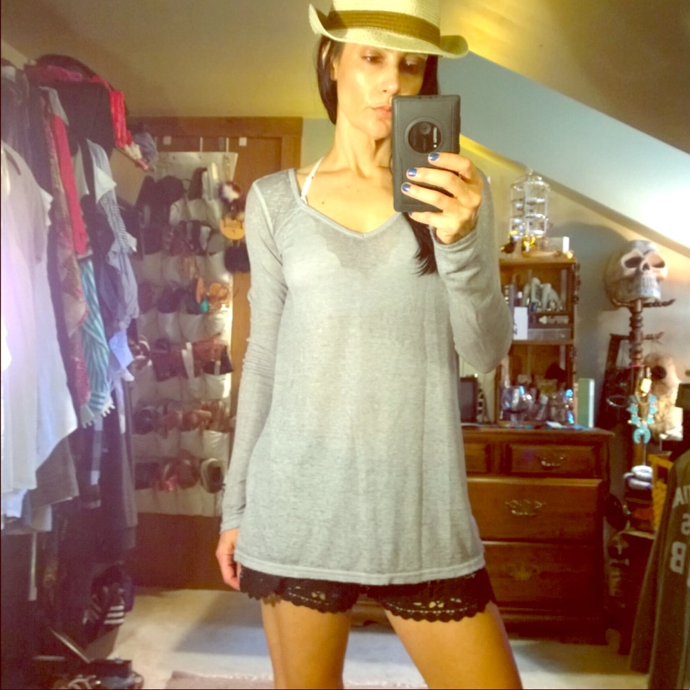 Aeropostale Sheer Gray V-Neck Thermal Top!